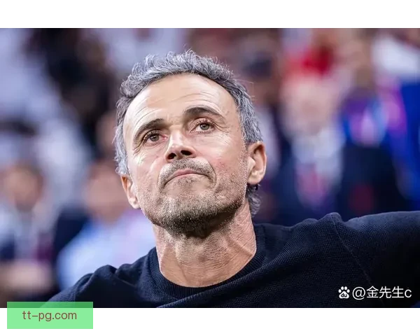 卡尔佐纳兼任斯洛伐克国家队与那不勒斯代理主帅 引发新一轮执教挑战与期待