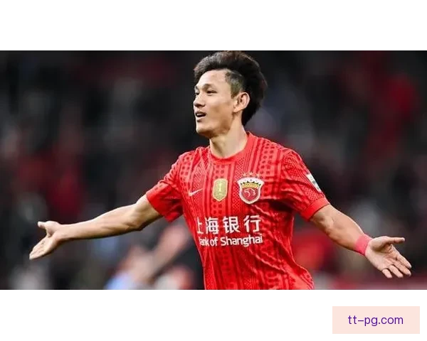 王燊超在上海海港左右两闸自如切换展现老将余热助力球队稳定防线 王燊超在上海海港左右两闸自如切换展现老将余热助力球队稳定防线
